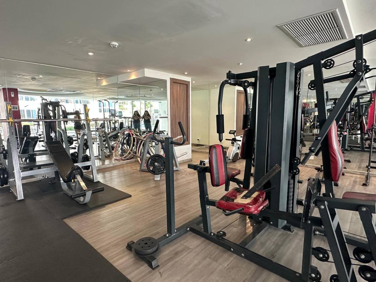 Grand Avenue Suites X Monthstayz Thailand Pattaya Luaran gambar
