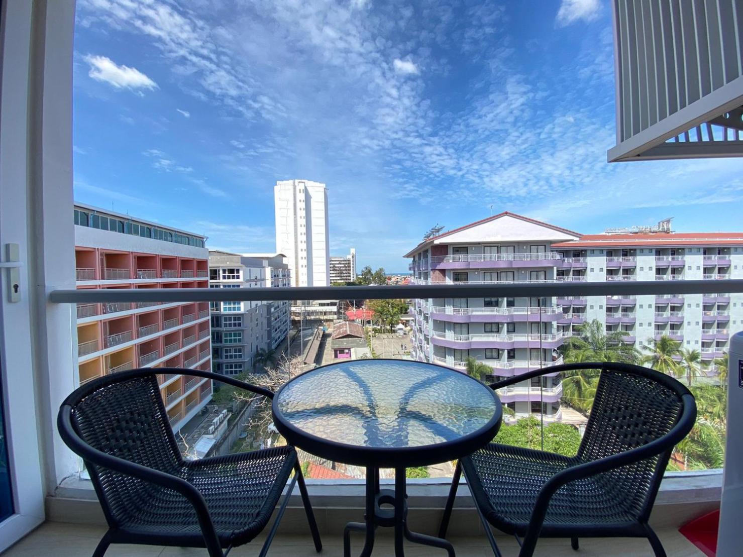 Grand Avenue Suites X Monthstayz Thailand Pattaya Luaran gambar